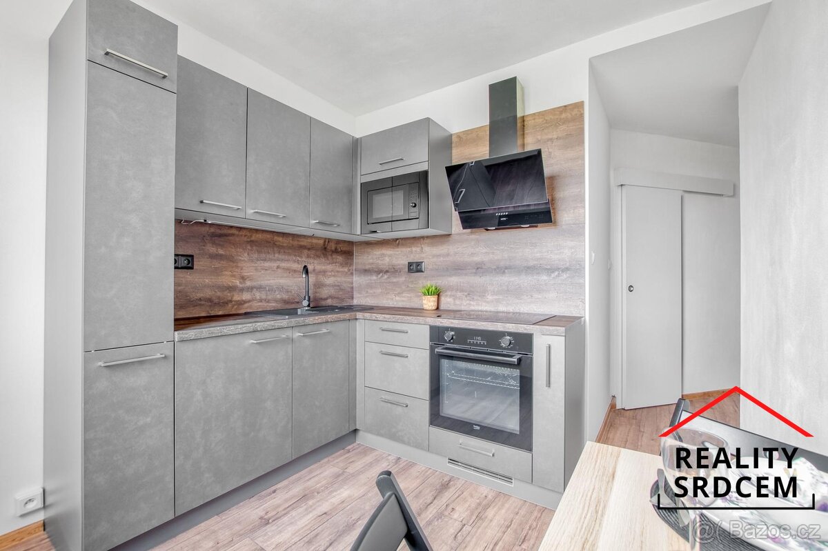 Pronájem bytu v os. vlast. o velikosti 2+1/50 m2 na ul. Závo