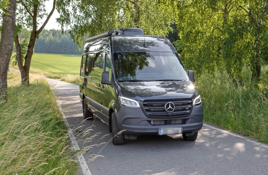 Obytný vůz Mercedes-Benz Sprinter 319 CDI (2023)