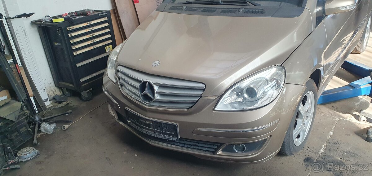 Mercedes-benz B200