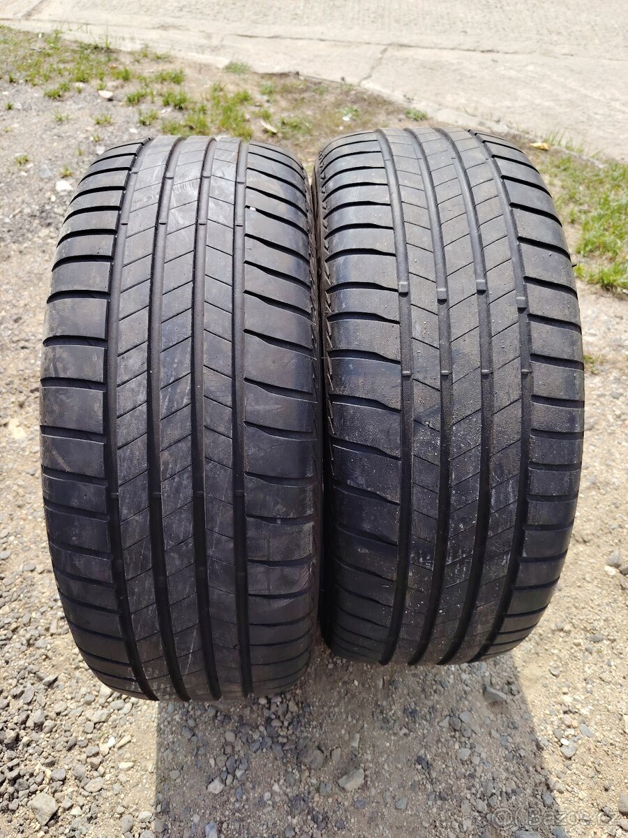 2ks letních pneu Bridgestone 215/55 R17