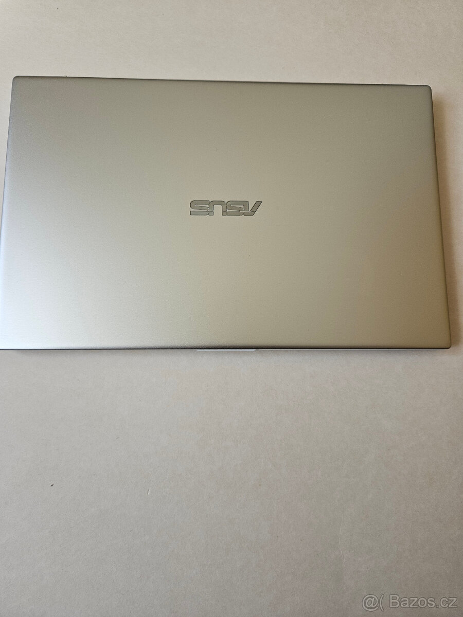 ASUS VivoBook S13