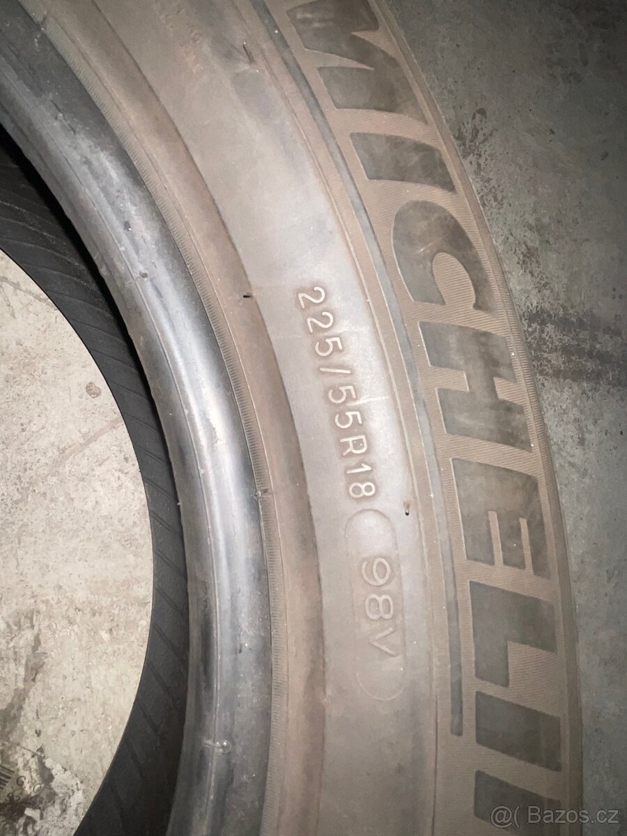 225/55R18 Michelin