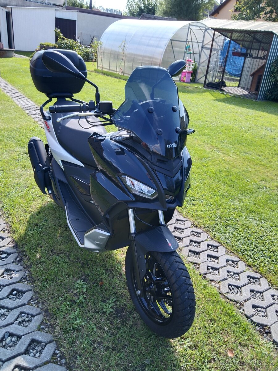 Prodám skútra Aprilia SR GT 200