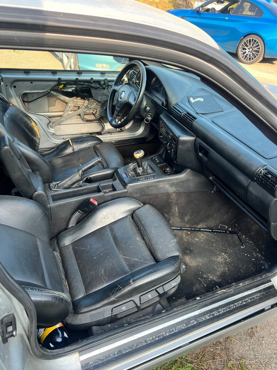 Bmw e36 coupe compact sportsitze sedačky