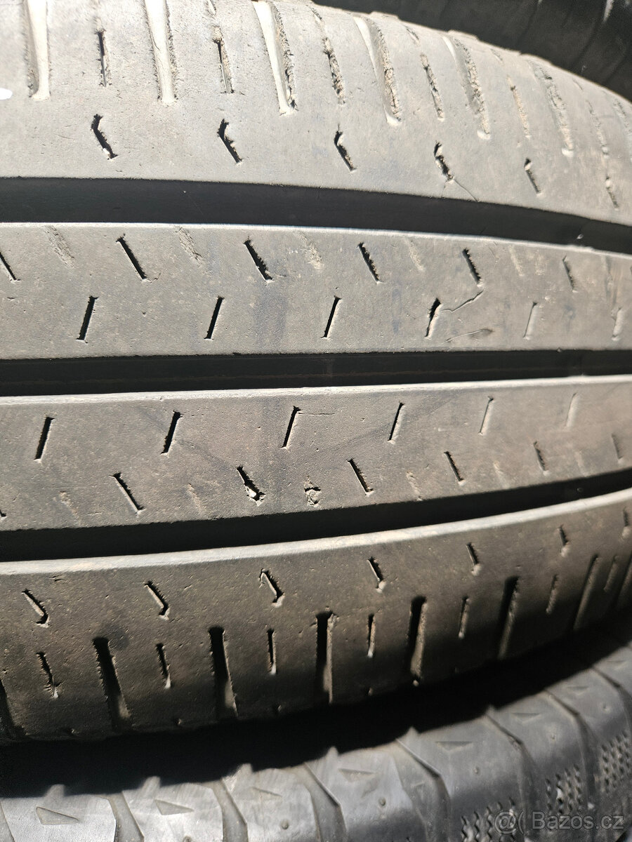215/70R15C 109/107S Roadian CT8 NEXEN