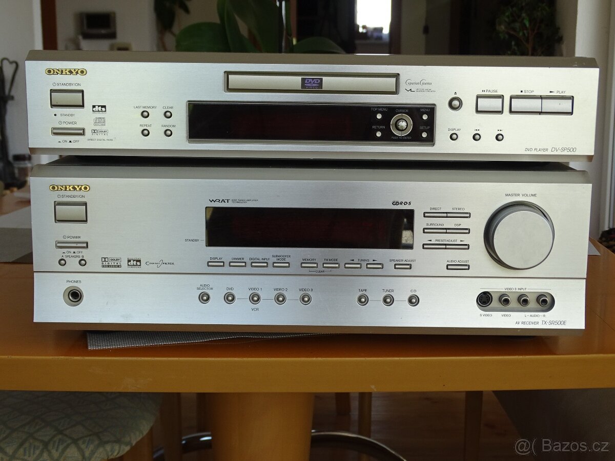 ONKYO receiver a DVD