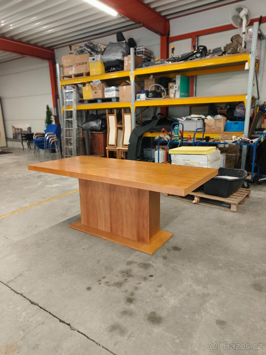 Stul stredova podnož 200x90x78