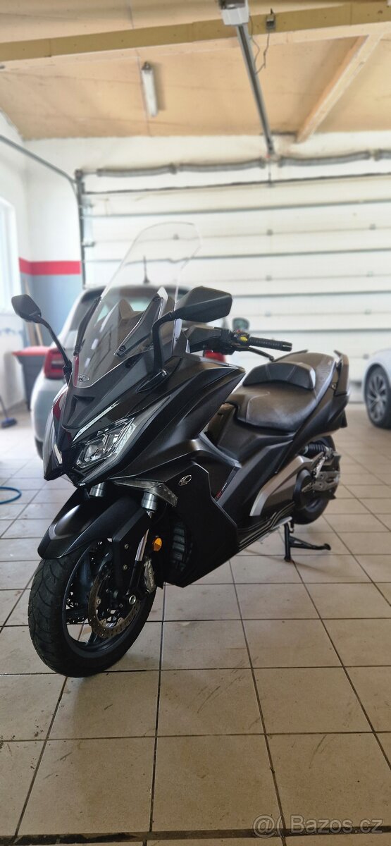Kymco AK550