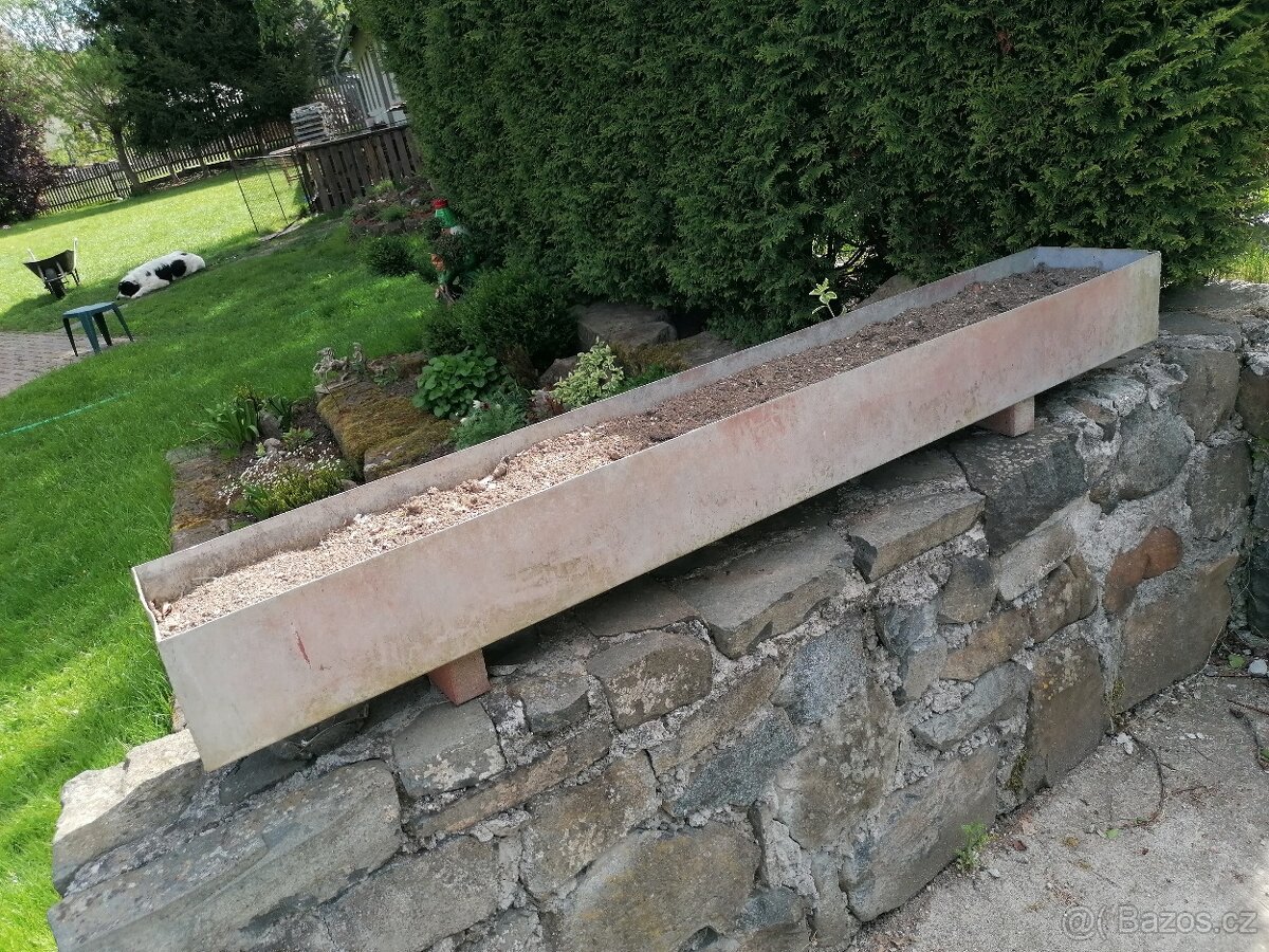 hliníkový truhlík,květináč 2M