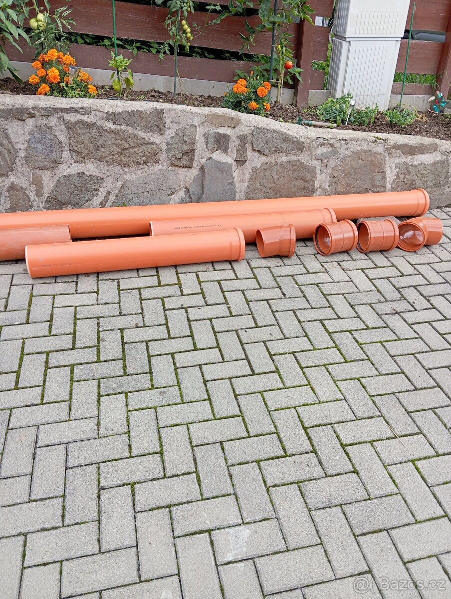 Kanalizační roury (trubky)