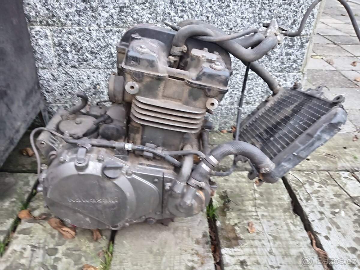 Motor kawasaki er-5 Ex500ae