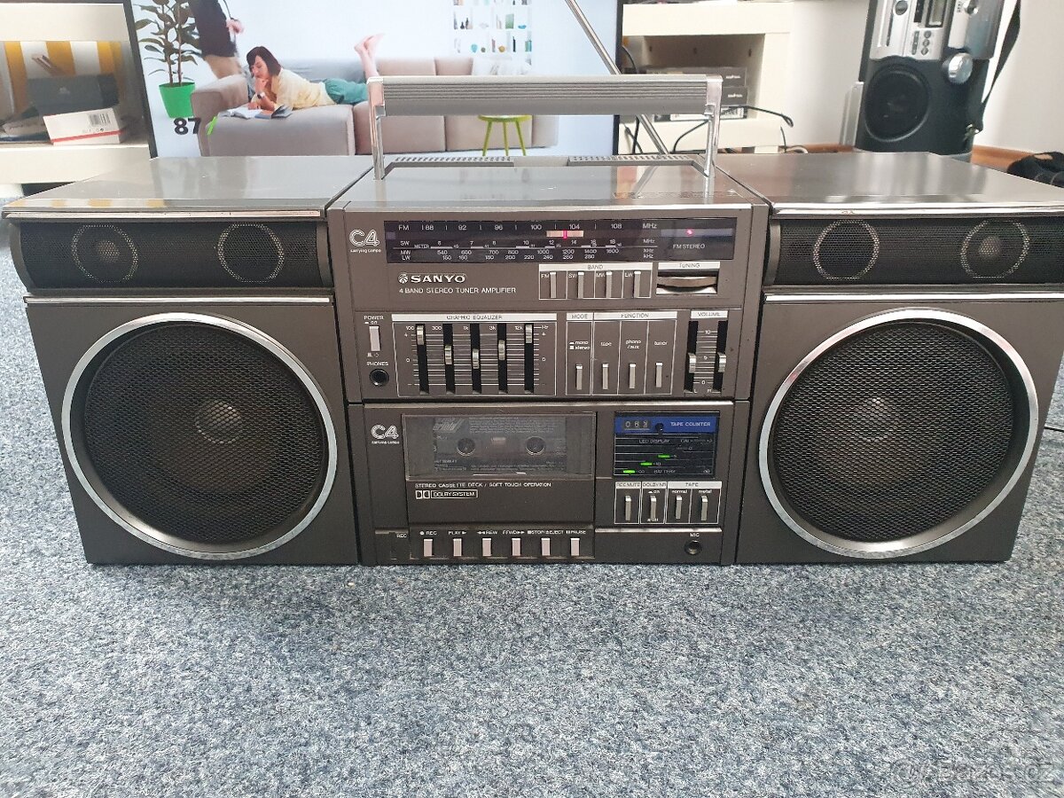 SANYO C4R Boombox rok 1983 rádiomagnetofón