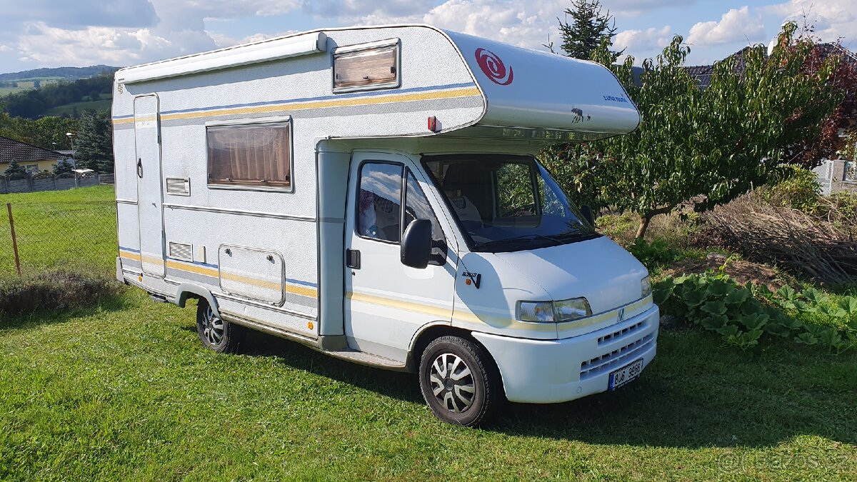 Obytné auto Eura Mobil 590 LSS, 6 míst