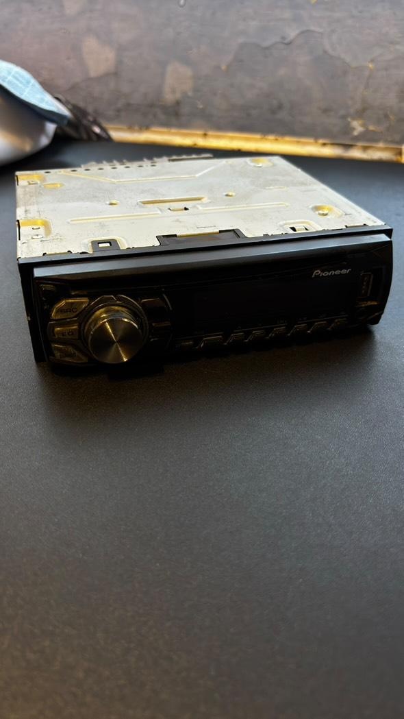 Autoradio pioneer DEH-1600UB