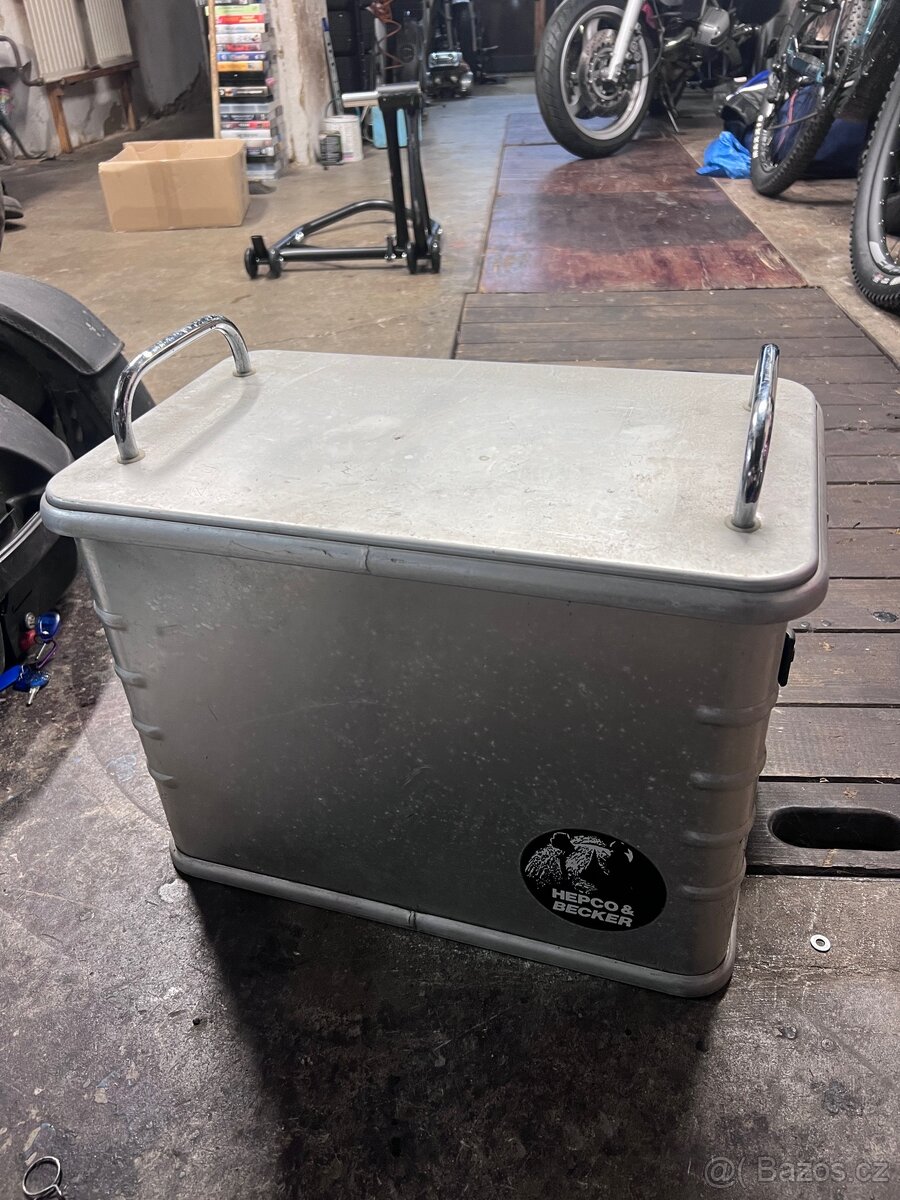 Kufr hepco becker bmw