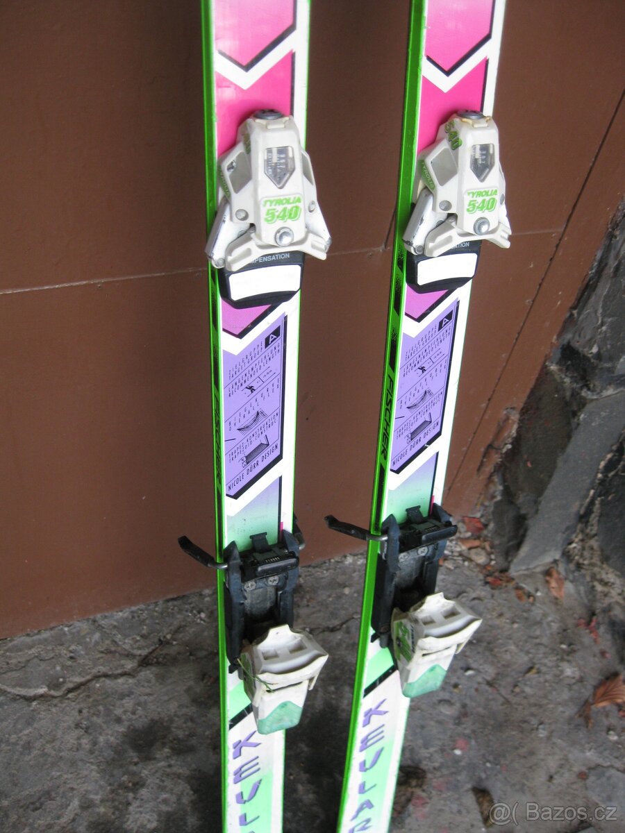 Prodám sjezdové lyže Fischer