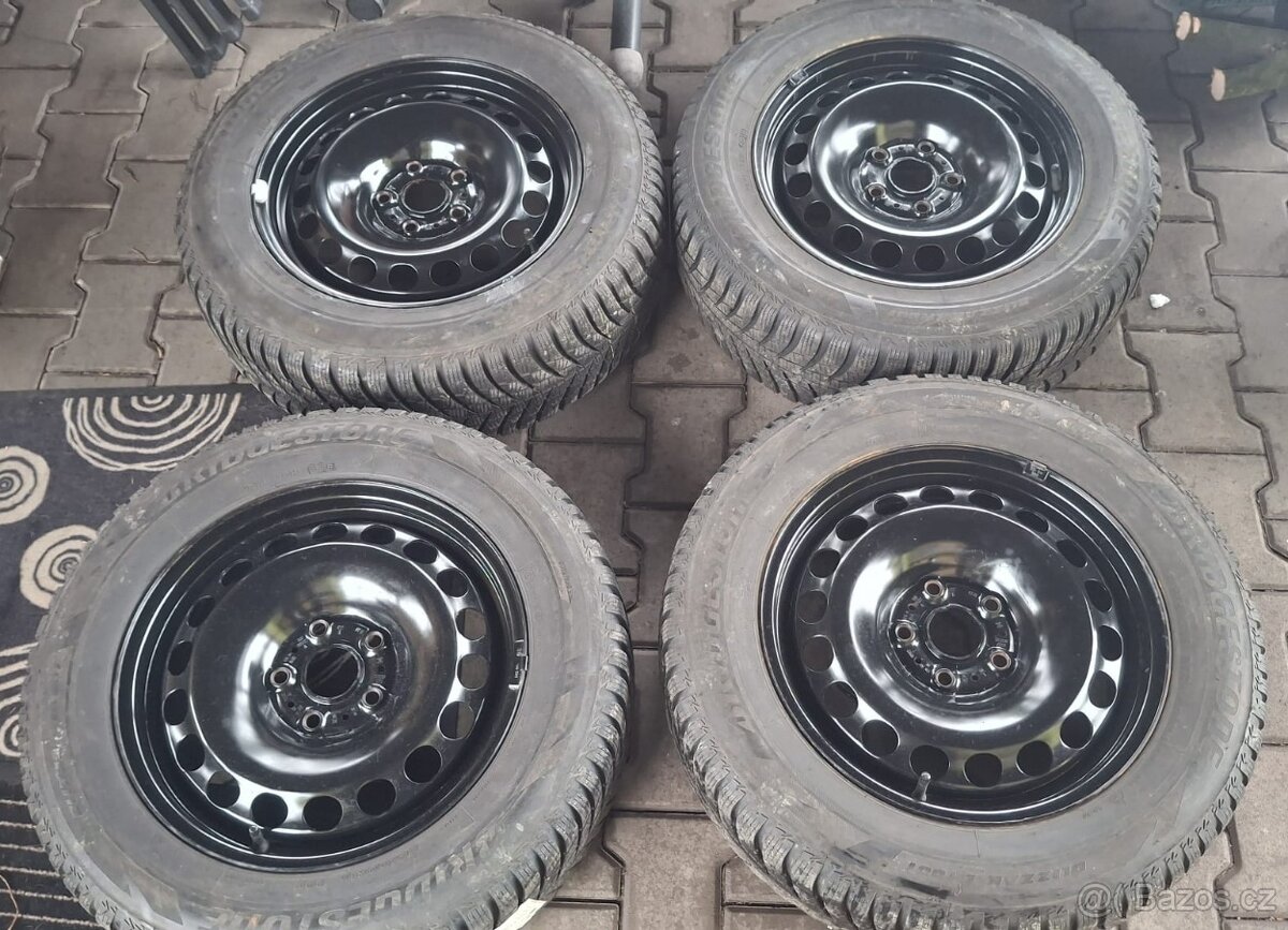 Zimní komplet 5x112 215/60 R16 -