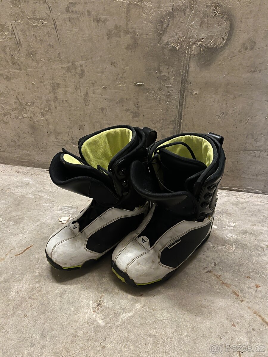 Boty na snowboard - vel. 41