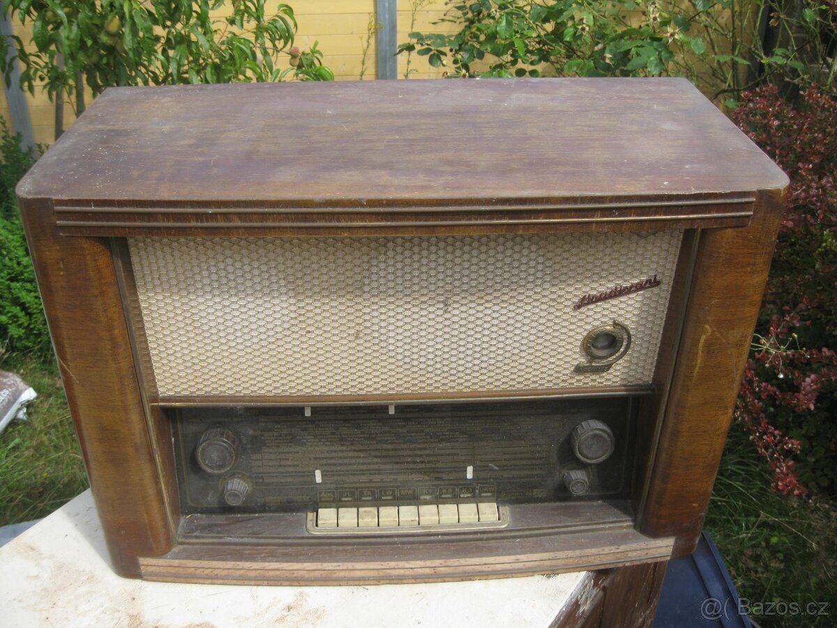 rádio RFT Stradivari 11E91-3D - 2.kus 1200kč