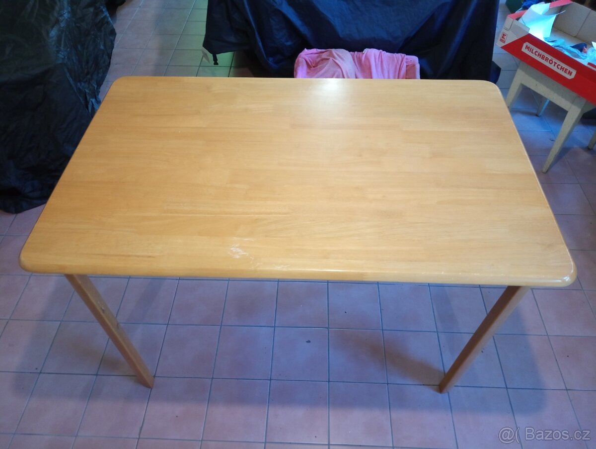 Jídelní kuchyňský,stůl