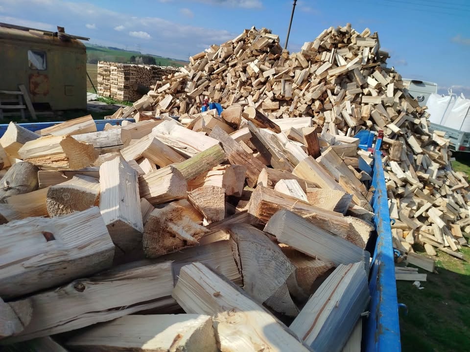 Prodám štípané palivové dřevo