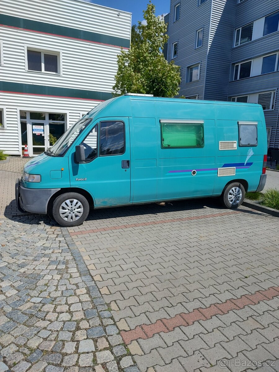 Obytná dodávka Peugeot Boxer 2.5TD