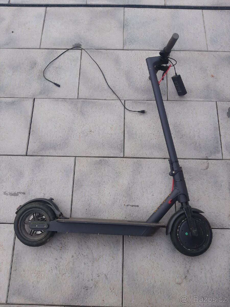 Elektrokoloběžka na náhradní díly