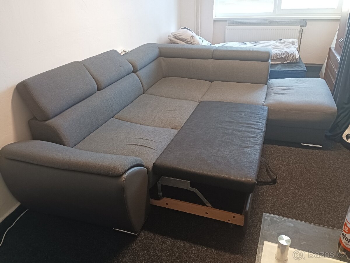 Prodám - Rozkládací Sedací Soupravu Šedé Barvy do tvaru L