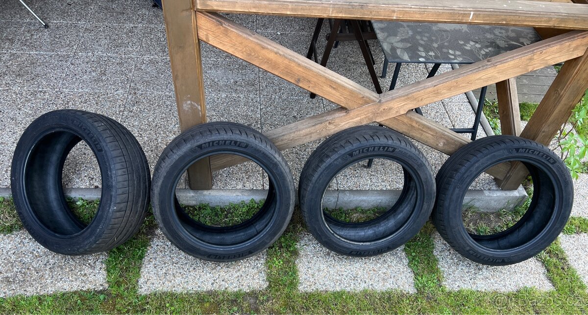 Michelin Pilot Sport 4