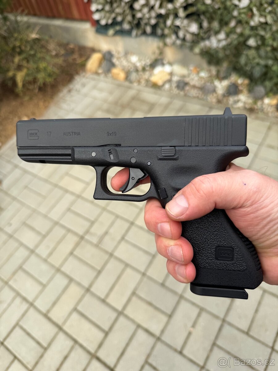 Glock 17 na diabolo