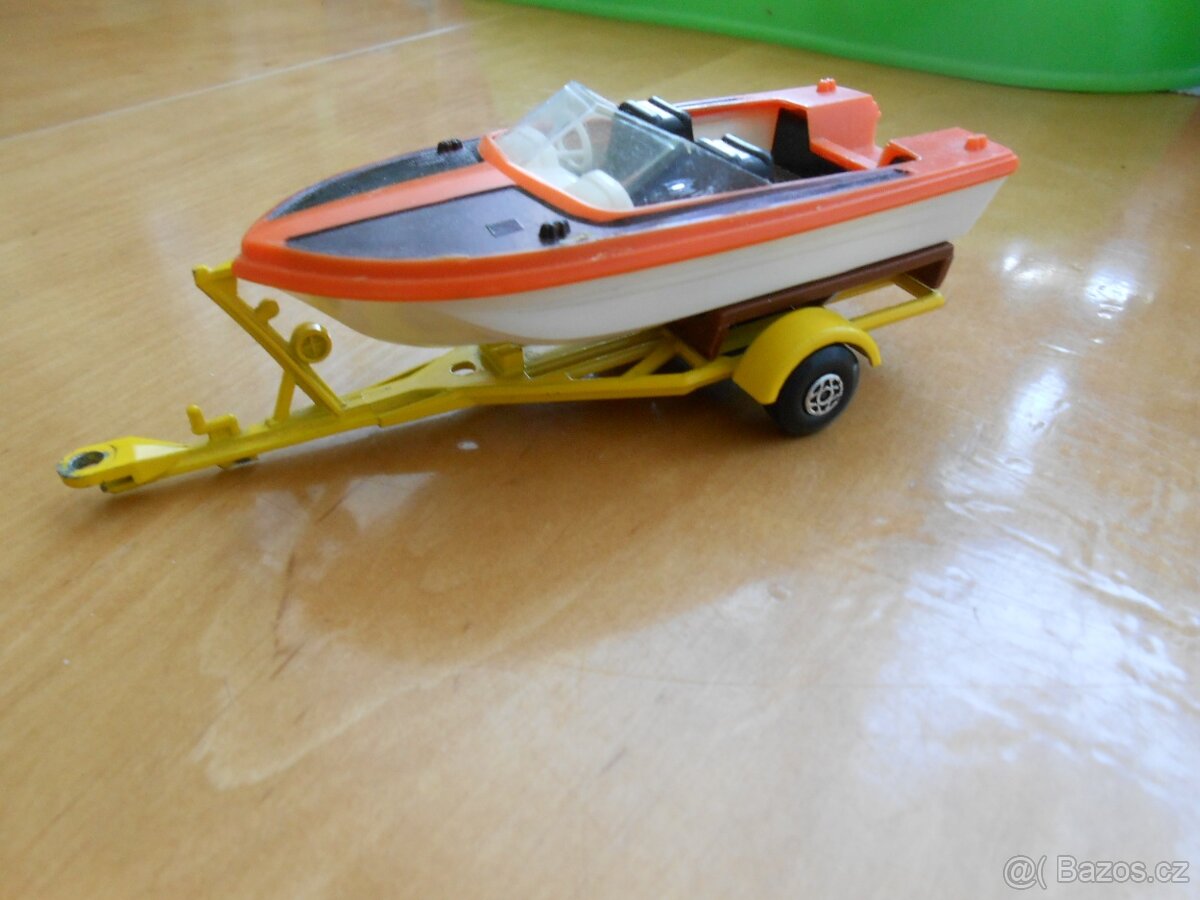 MATCHBOX LESNEY přívěs na člun + karavan SIKU- vše zachovalé