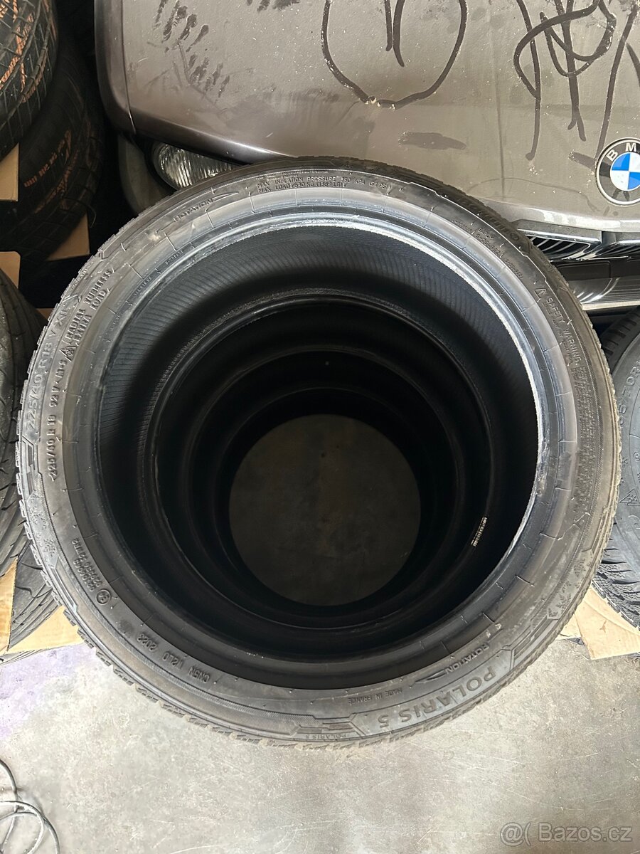 Pneu 225/40/18 barum polaris 5 zimni