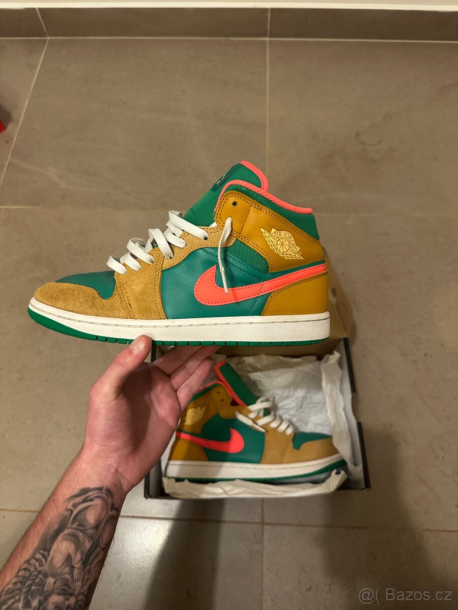 Nike Air Jordan 1 Mid SE Wheat Watermelon