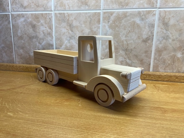 Dřevěné auto