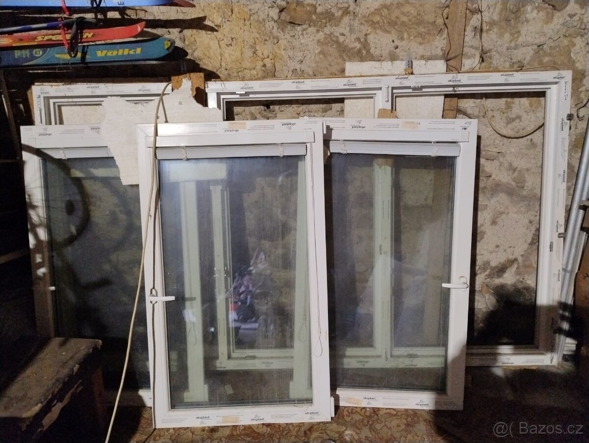 Trojdílné okno Slovaktual 2,6 x 1,5 m