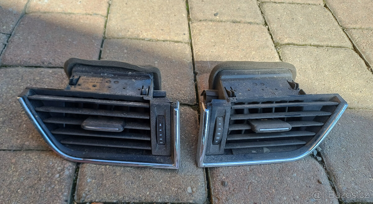 Ofuky klimatizace výdech ventilace Škoda Octavia III