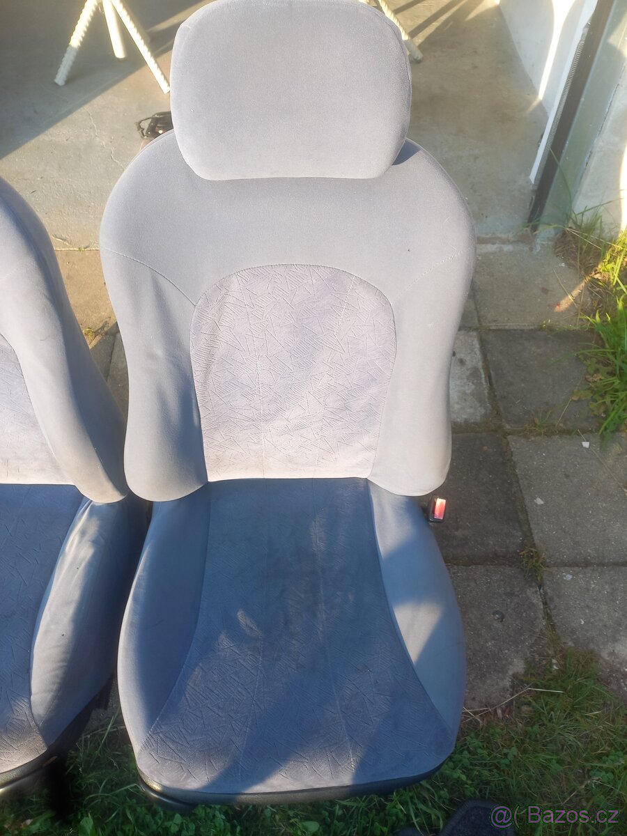 Prodám sedačky do ford fiesta 1997 ghia