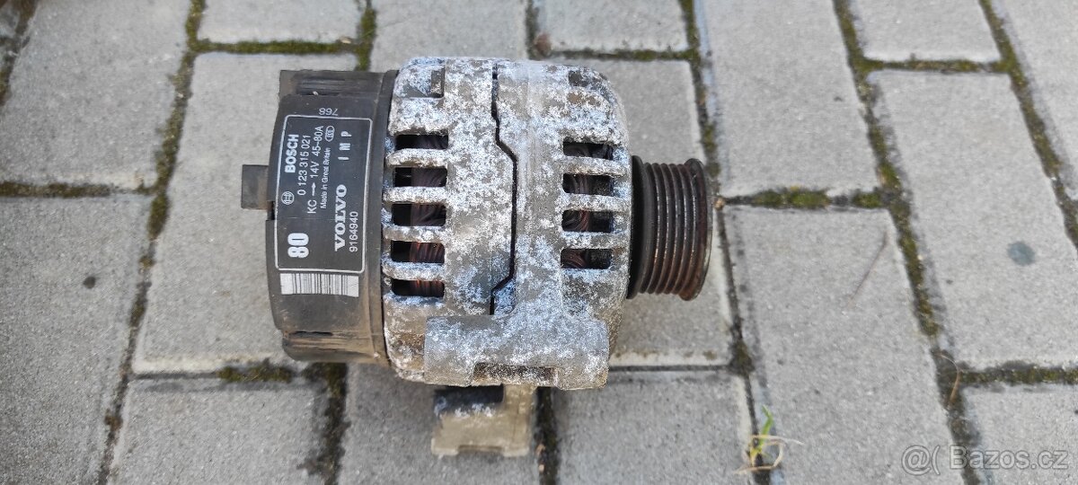 Volvo V40 nebo S40 alternátor a startér
