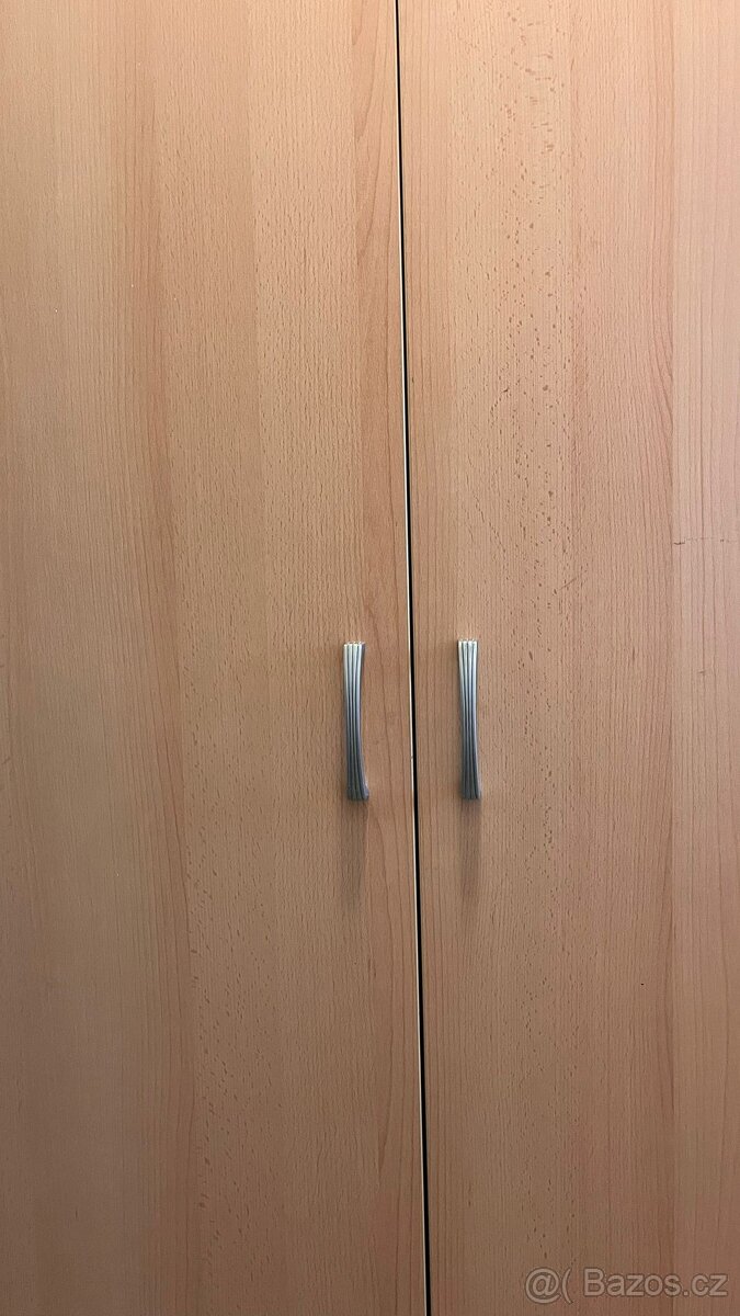 Šatní skříň za odvoz