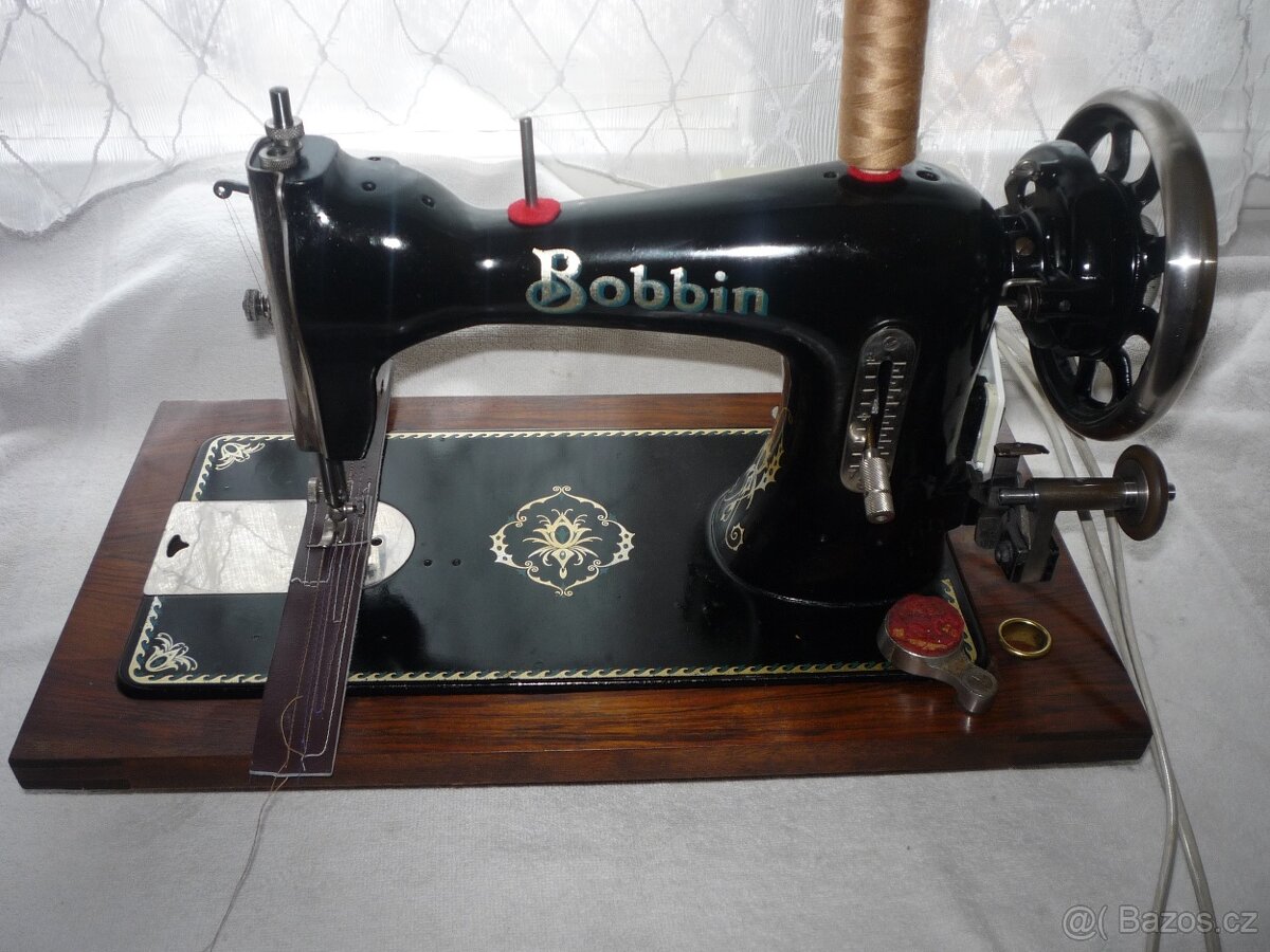 Přenosný šicí stroj BOBBIN pro malé kutily na 220 V