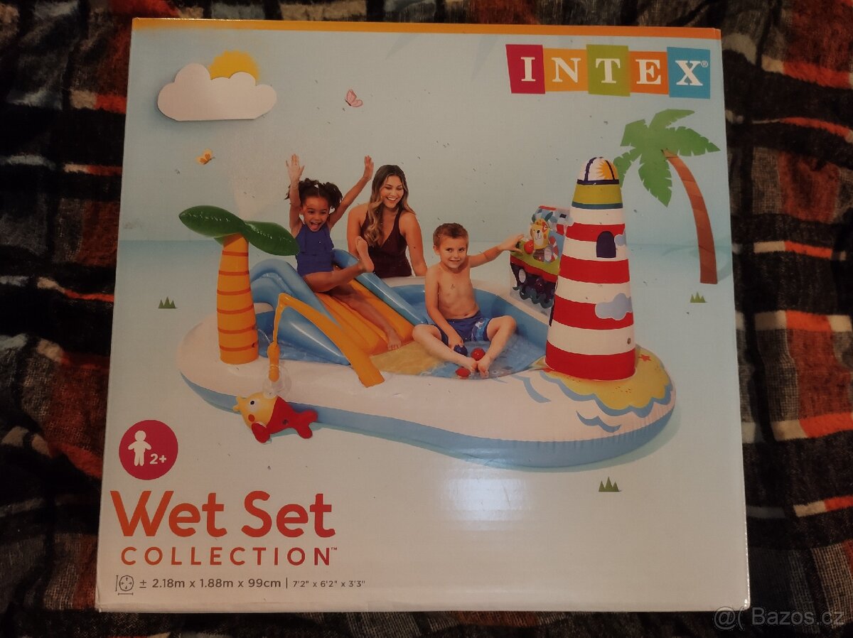 Bazén - hrací centrum s majákem