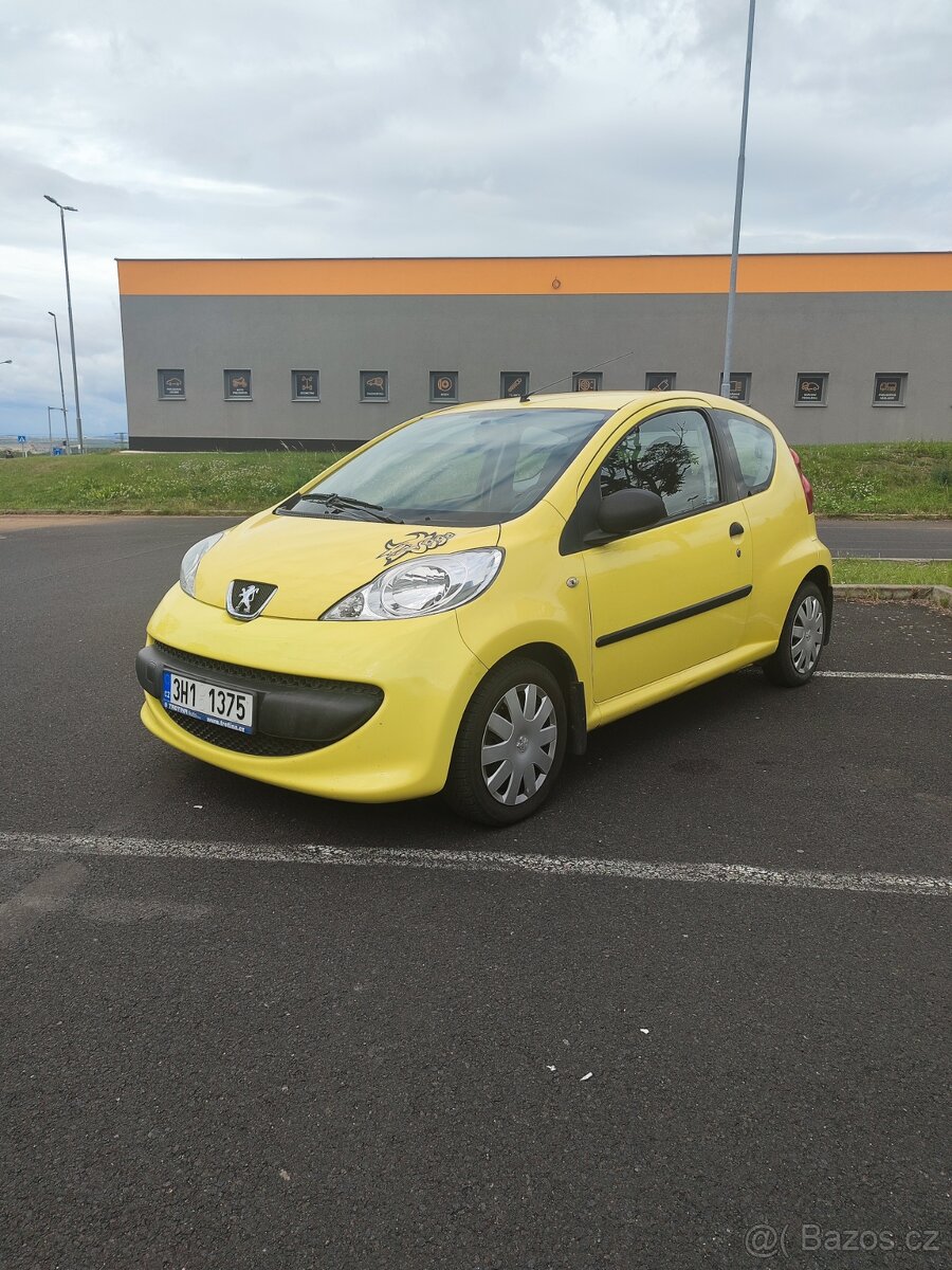 Peugeot 107, 1.0i,Super stav STK ještě rok