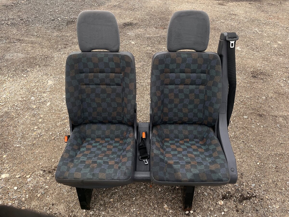 Druhá řada sedadel Mercedes Vito 639