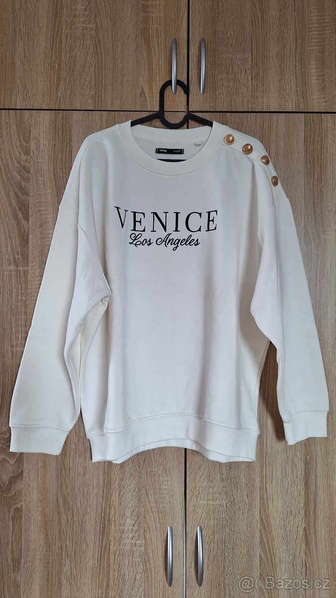 Dámská mikina s výšivkou