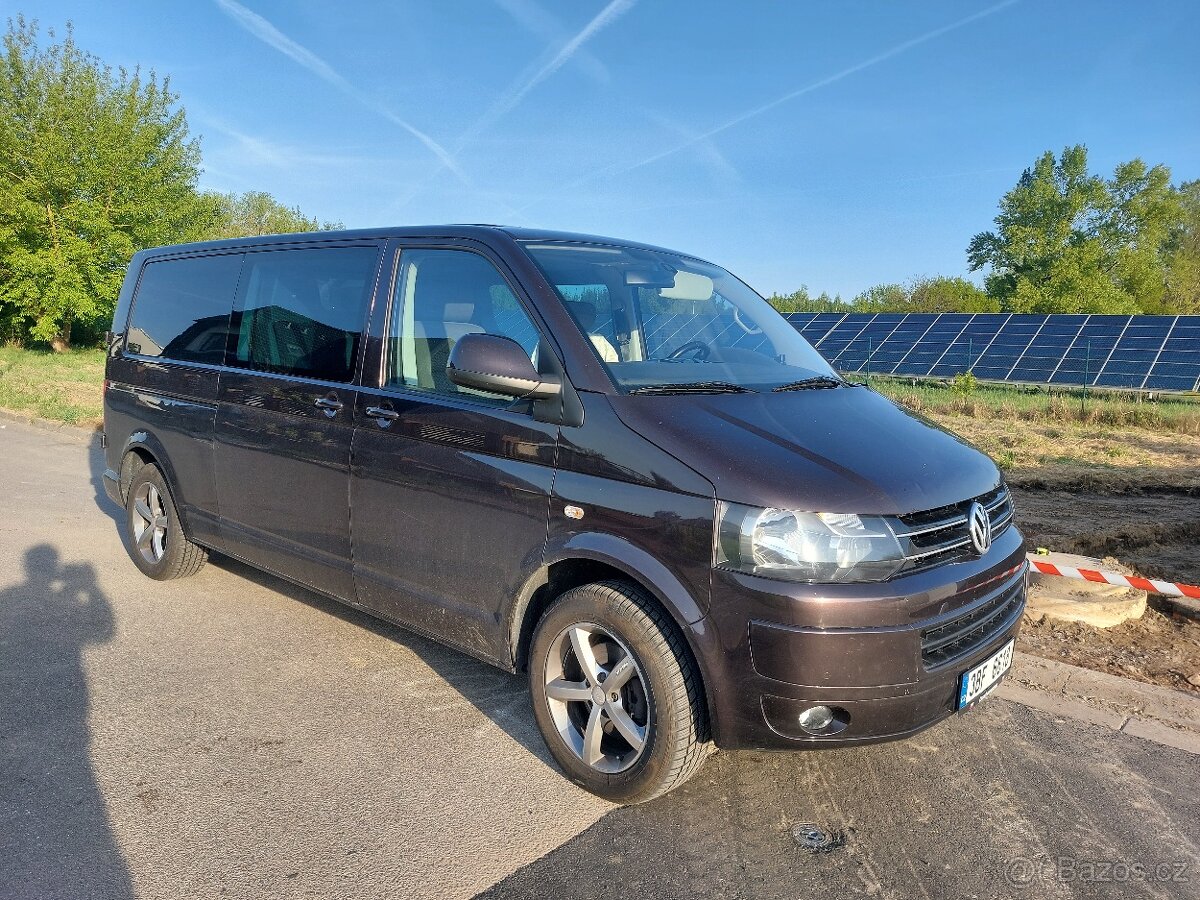 Pěkný  VW T5  Transporter  103 kw Long 2011 poctivých 275tis