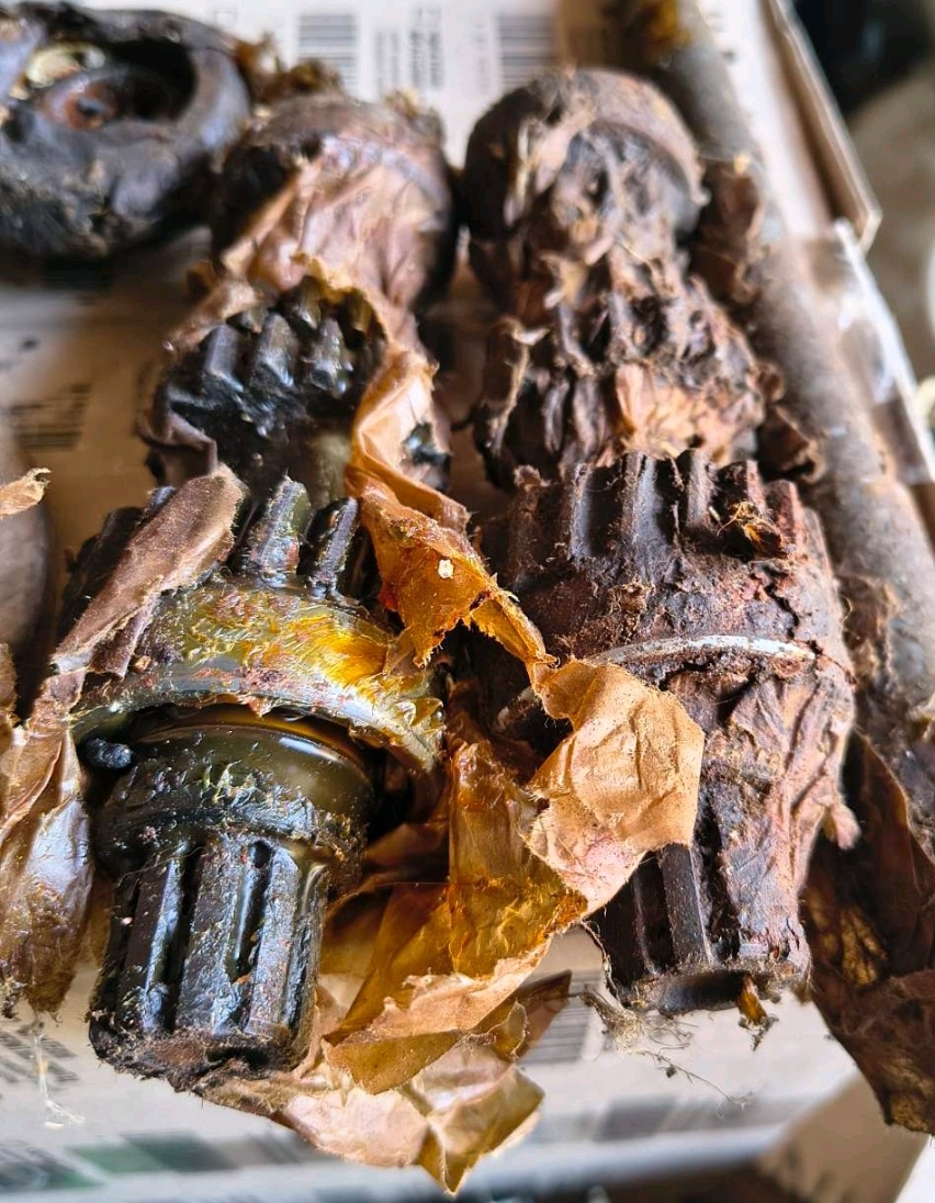 Originální díly do převodovky z vojenského depozitu Dněpr Ur