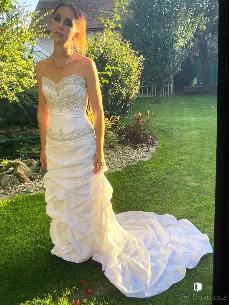 Svatební šaty, velikost M