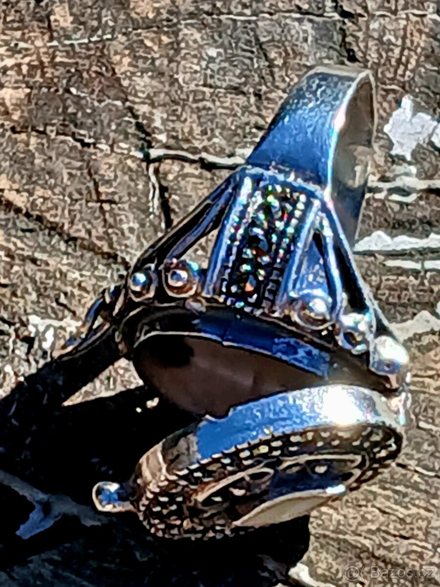 Stříbrný jedový prsten starožitný