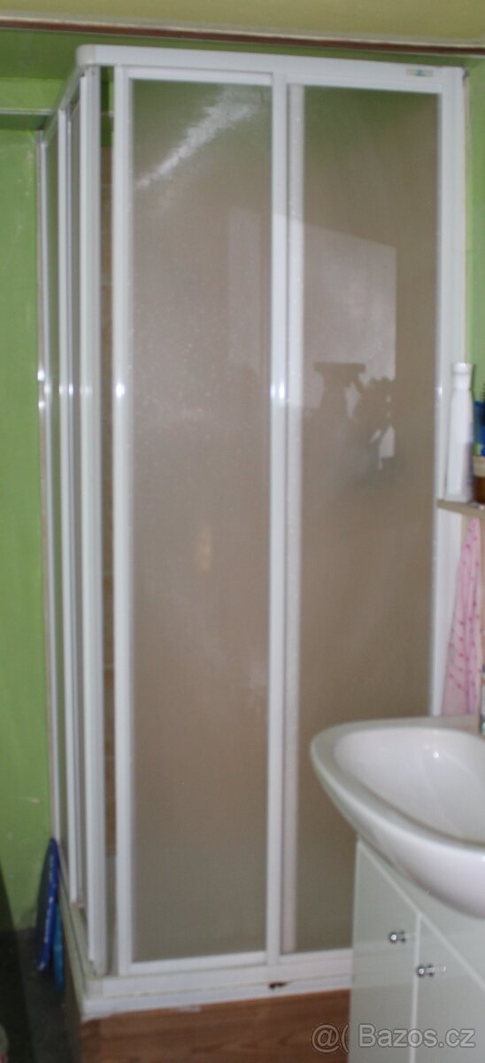 Posuvné dveře ke sprchovému koutu