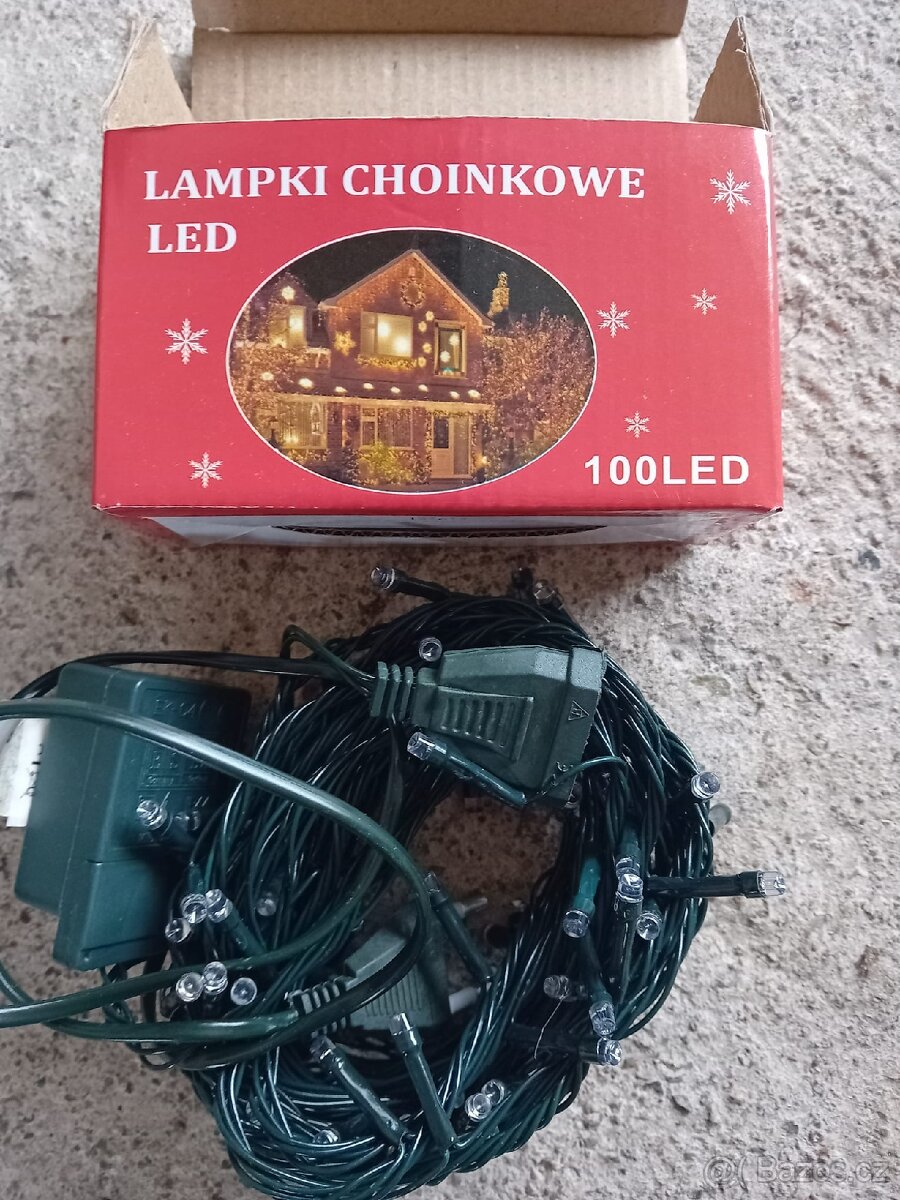 Barevné světla na stromeček